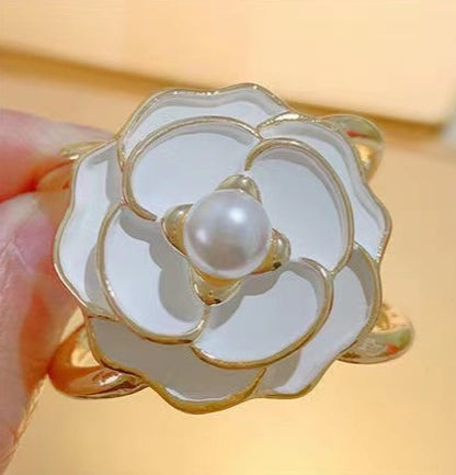 ✨ French Elegant Coat Scarf Buckle – Elegance at your fingertips!